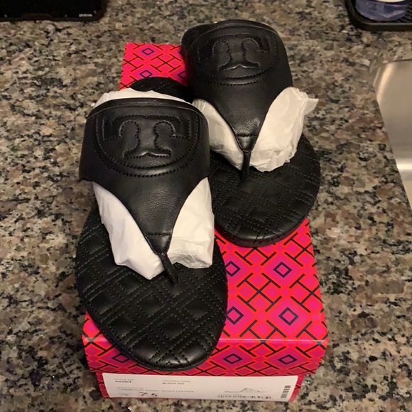 Tory Burch blk leather sandals - Picture 2 of 5